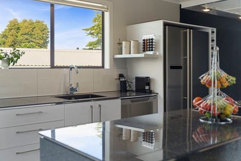 Photo of property in 381 Welcome Bay Road, Welcome Bay, Tauranga, 3112