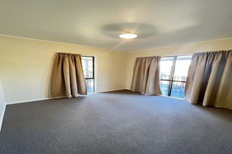 Photo of property in 2 West Harbour Drive, West Harbour, Auckland, 0618