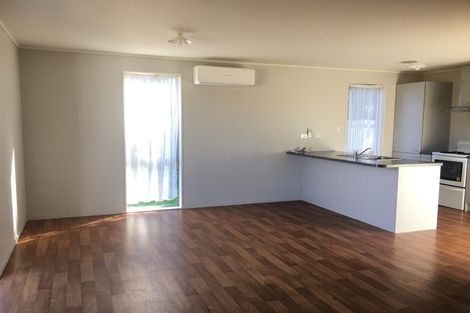 Photo of property in 10 Te Kanawa Crescent, Henderson, Auckland, 0610