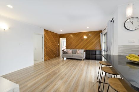 Photo of property in 14 Rhinevale Close, Henderson, Auckland, 0612