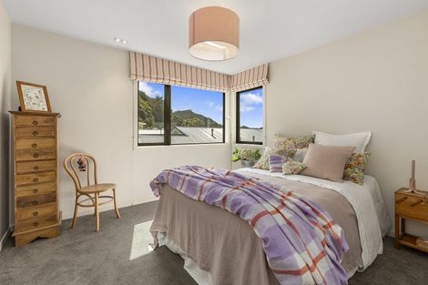 Photo of property in 160 Breaker Bay Road, Breaker Bay, Wellington, 6022
