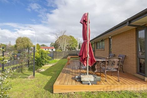 Photo of property in 1/4 Jillteresa Crescent, Half Moon Bay, Auckland, 2012