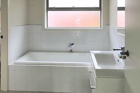 Photo of property in 1 Rutherglen Avenue, Ilam, Christchurch, 8041