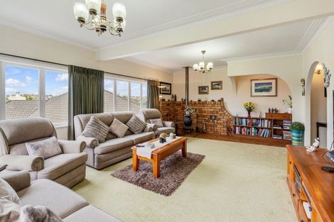 Photo of property in 67 Beach Road, Mellons Bay, Auckland, 2014