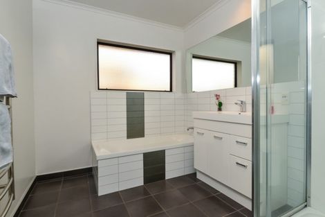 Photo of property in 52 Ashley Street, St Andrews, Hamilton, 3200