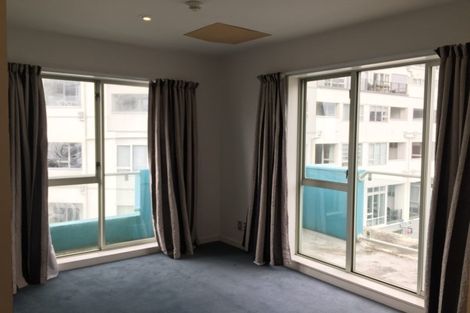 Photo of property in Endeavour Apartments, 15/125 Thorndon Quay, Pipitea, Wellington, 6011