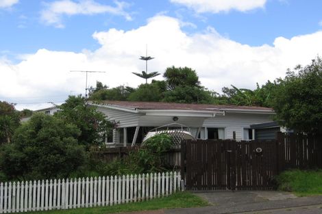 Photo of property in 3 Rambler Crescent, Beach Haven, Auckland, 0626