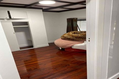 Photo of property in 1072 Great North Road, Point Chevalier, Auckland, 1022