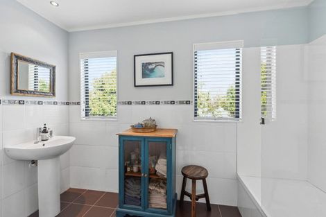 Photo of property in 2 Fiesta Grove, Raumati Beach, Paraparaumu, 5032