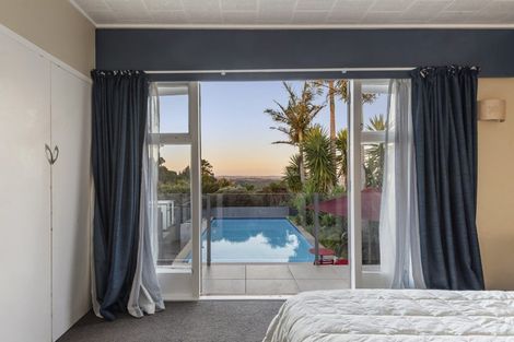 Photo of property in 4 Range Road, Swanson, Auckland, 0816