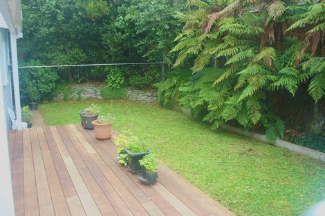 Photo of property in 11 Albemarle Road, Northland, Wellington, 6012