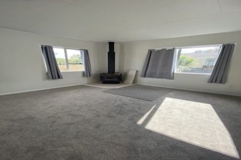 Photo of property in 37 Seaward Place, Wattle Downs, Auckland, 2103