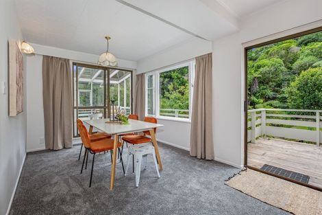 Photo of property in 78 Airlie Road, Plimmerton, Porirua, 5026