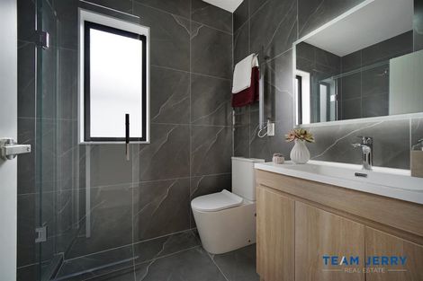 Photo of property in 17 Farranfore Road, Opaheke, Papakura, 2113