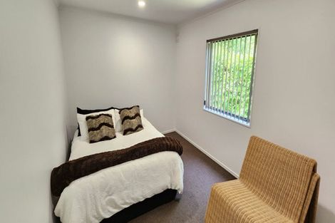 Photo of property in 74b Karamea Street, Whalers Gate, New Plymouth, 4310