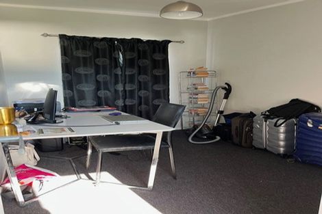 Photo of property in 16a Woodall Place, Totara Vale, Auckland, 0627