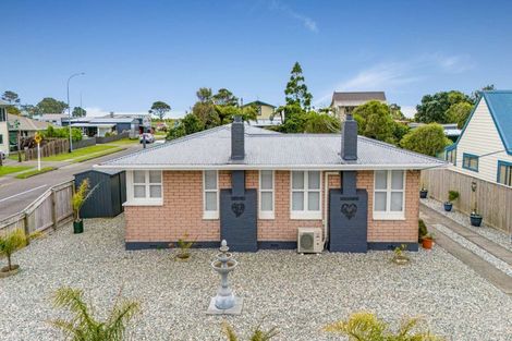 Photo of property in 20 Cook Street, Carters Beach, Westport, 7825