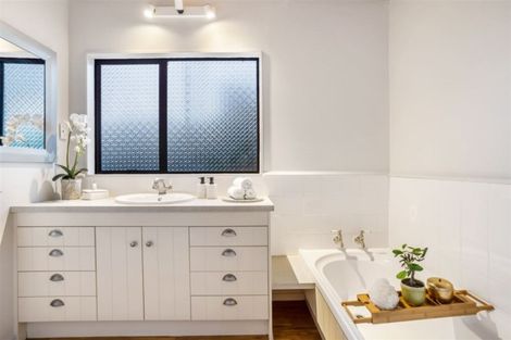 Photo of property in 1/31 Corunna Road, Milford, Auckland, 0620