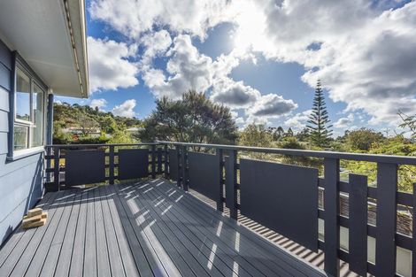Photo of property in 38 Staincross Street, Green Bay, Auckland, 0604