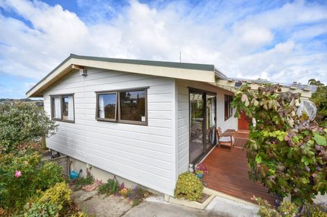 Photo of property in 20 Estuary Crescent, Fairfield, Dunedin, 9018