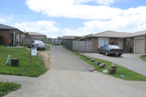 Photo of property in 5 Eloise Place, Clendon Park, Auckland, 2103