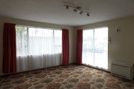 Photo of property in 54 Marine Parade, North New Brighton, Christchurch, 8083