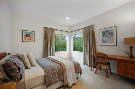 Photo of property in 28 Rosemary Avenue, Forrest Hill, Auckland, 0620