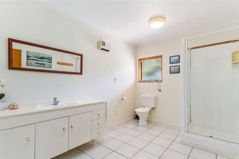Photo of property in 6 Ferntree Terrace, West Harbour, Auckland, 0618