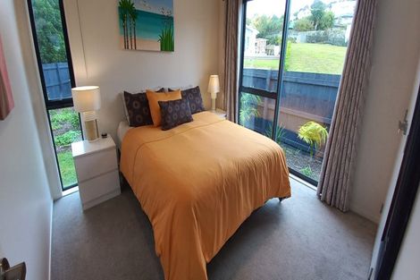 Photo of property in 2 Meenas Place, Cable Bay, 0420