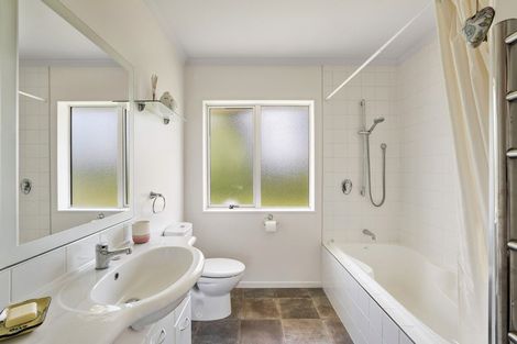 Photo of property in 32 Missy Crescent, Mount Pisa, Cromwell, 9383