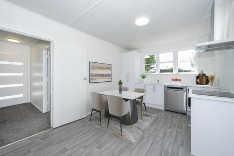 Photo of property in 1/494 Swanson Road, Ranui, Auckland, 0612