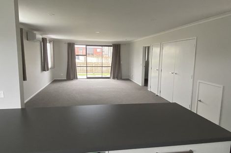 Photo of property in 11 Discovery Place, Marfell, New Plymouth, 4310