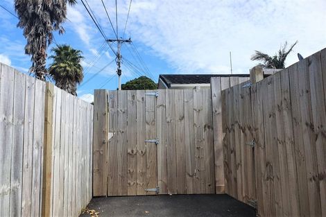 Photo of property in 2/13 Clare Place, Mount Wellington, Auckland, 1060