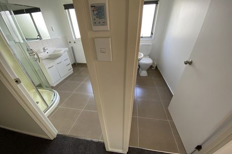 Photo of property in 2/168 Pakuranga Road, Pakuranga, Auckland, 2010