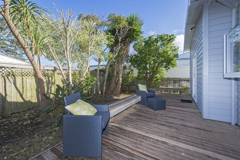 Photo of property in 8b Quest Terrace, Mount Roskill, Auckland, 1041