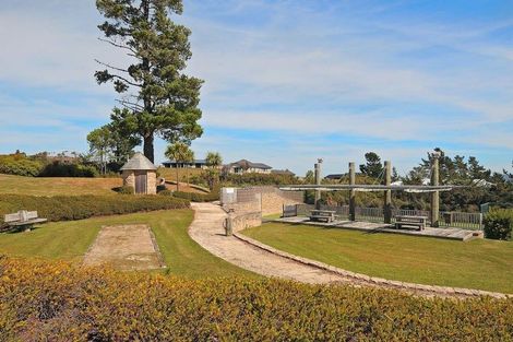 Photo of property in 86 Mount Marua Way, Timberlea, Upper Hutt, 5018