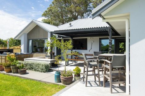Photo of property in 32 Hillview Terrace, Mangapapa, Gisborne, 4010