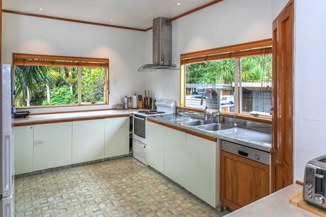Photo of property in 40 Driving Creek Road, Coromandel, 3506