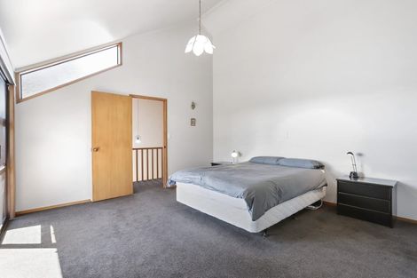 Photo of property in 9 Longfellow Parade, Glen Eden, Auckland, 0604