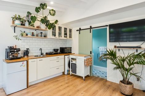 Photo of property in 13 Marram Way, Peka Peka, Waikanae, 5391