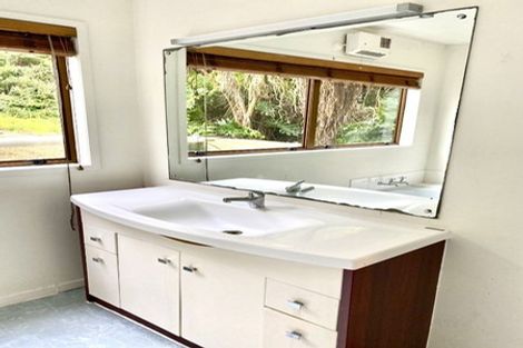 Photo of property in 31 Elliston Crescent, Stanmore Bay, Whangaparaoa, 0932