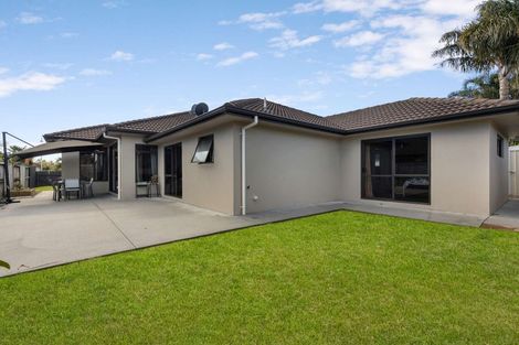 Photo of property in 102 Oriental Parade, Papamoa Beach, Papamoa, 3118
