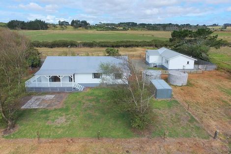 Photo of property in 323 South Head Road, South Head, Helensville, 0874