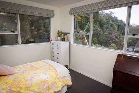 Photo of property in 18 Paddington Grove, Karori, Wellington, 6012