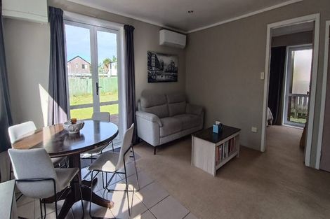 Photo of property in 2/9 Hamilton Road, Papatoetoe, Auckland, 2025
