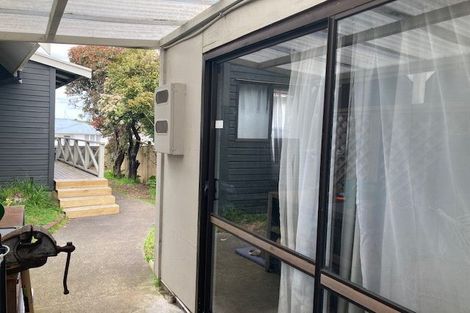 Photo of property in 2a Coniston Avenue, Te Atatu South, Auckland, 0610