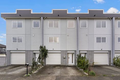 Photo of property in 73 Bordeaux Parade, Te Atatu South, Auckland, 0610