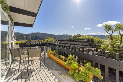 Photo of property in 13 Kenilworth Grove, Silverstream, Upper Hutt, 5019