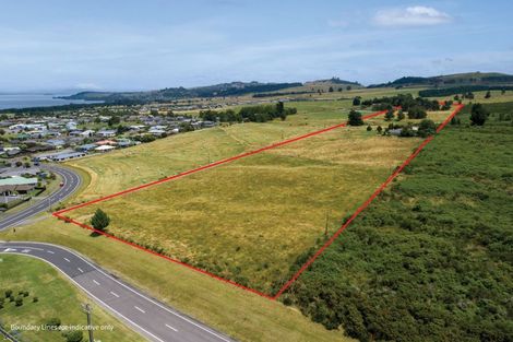 Photo of property in 24 Acacia Bay Road, Nukuhau, Taupo, 3330