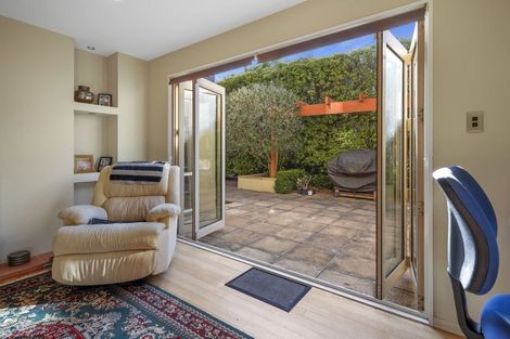 Photo of property in 4 Dunkeld Lane, Redcliffs, Christchurch, 8081